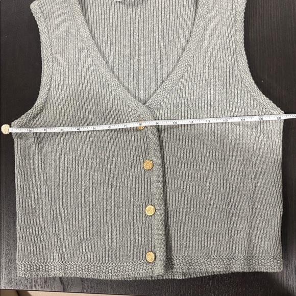 Abercrombie & Fitch Mara Gray Button-Up Sweater Vest - Picture 7 of 8